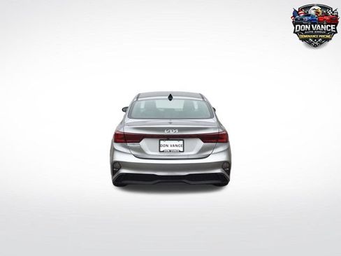 Used 2024 Kia Forte LXS w/ LXS Technology Package FWD image 4
