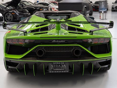 Used 2021 Lamborghini Aventador SVJ AWD/4WD image 11