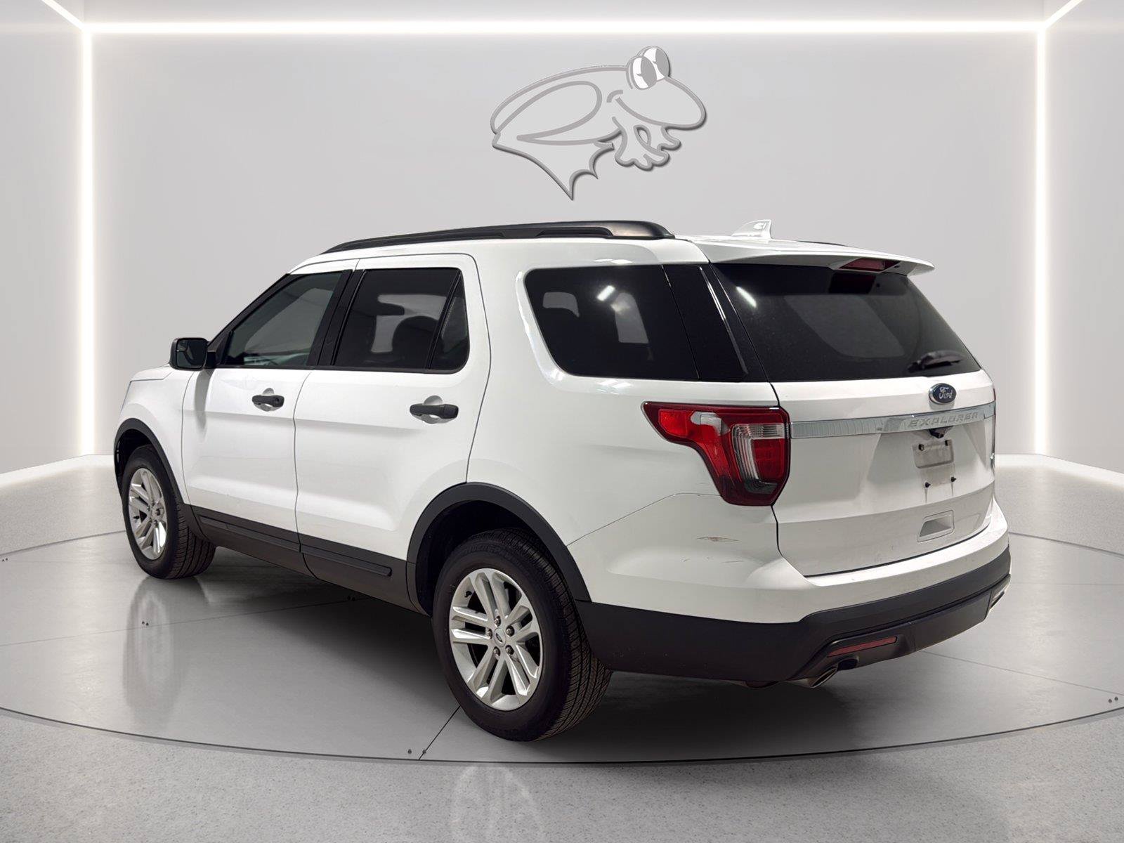 Used 2017 Ford Explorer 4WD image 3
