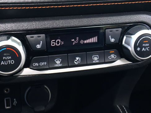Used 2020 Nissan Kicks SR w/ SR Premium Package FWD image 23