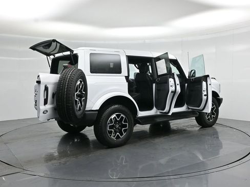 New 2026 Ford Bronco Outer Banks image 5