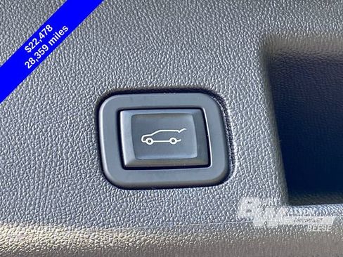 Used 2024 Chevrolet Equinox LT w/ LPO, Floor Liner Package FWD image 20