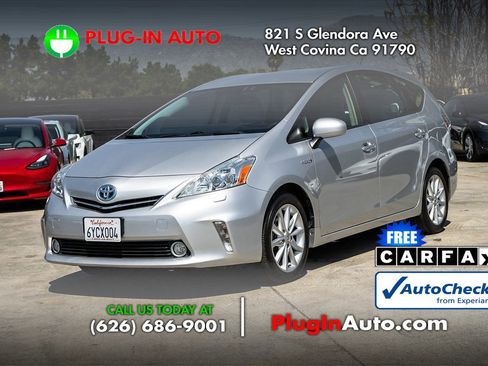 Used 2012 Toyota Prius V Five image 1