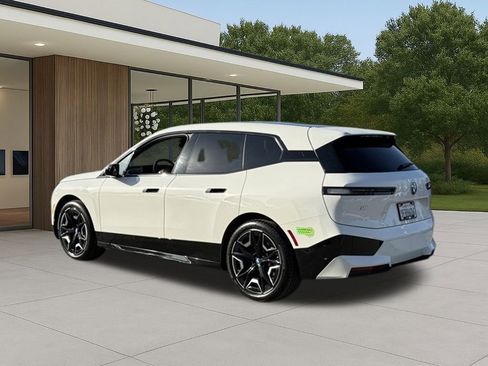 Used 2023 BMW iX xDrive50 w/ Premium Package image 12