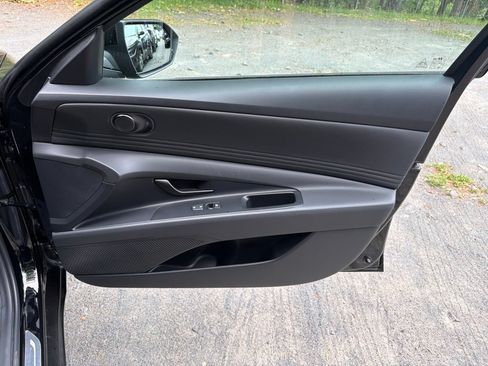 Certified 2025 Hyundai Elantra SEL FWD image 10