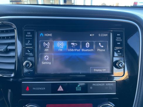 Used 2019 Mitsubishi Outlander ES image 12