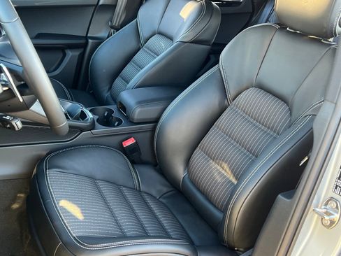 New 2026 Porsche Macan Turbo image 5