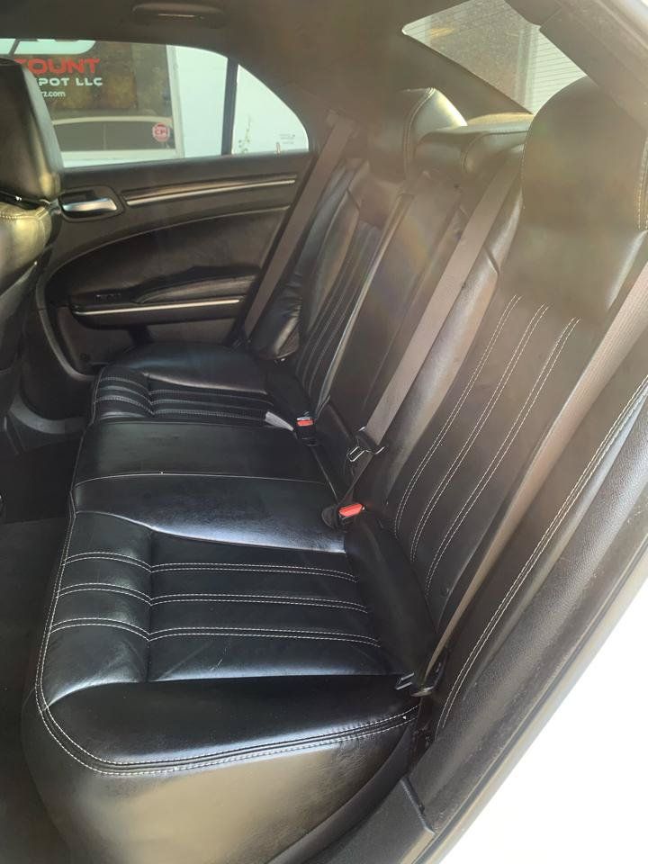 Used 2019 Chrysler 300 S AWD/4WD image 8