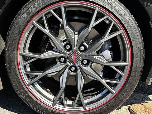 Used 2024 Chevrolet Corvette Stingray Coupe RWD image 7