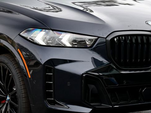 New 2026 BMW X5 xDrive40i w/ Executive Package image 2