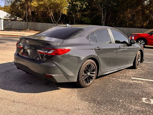 Used 2025 Toyota Camry SE w/ Convenience Package FWD image 5