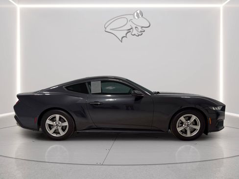 Used 2024 Ford Mustang Coupe RWD image 7