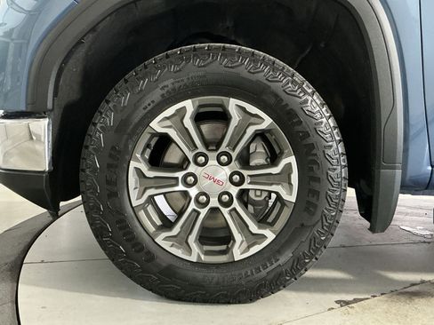 Used 2024 GMC Sierra 1500 SLT w/ X31 Off-Road Package AWD/4WD image 13
