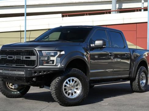 Used 2017 Ford F150 Raptor w/ Equipment Group 802A Luxury AWD/4WD image 9
