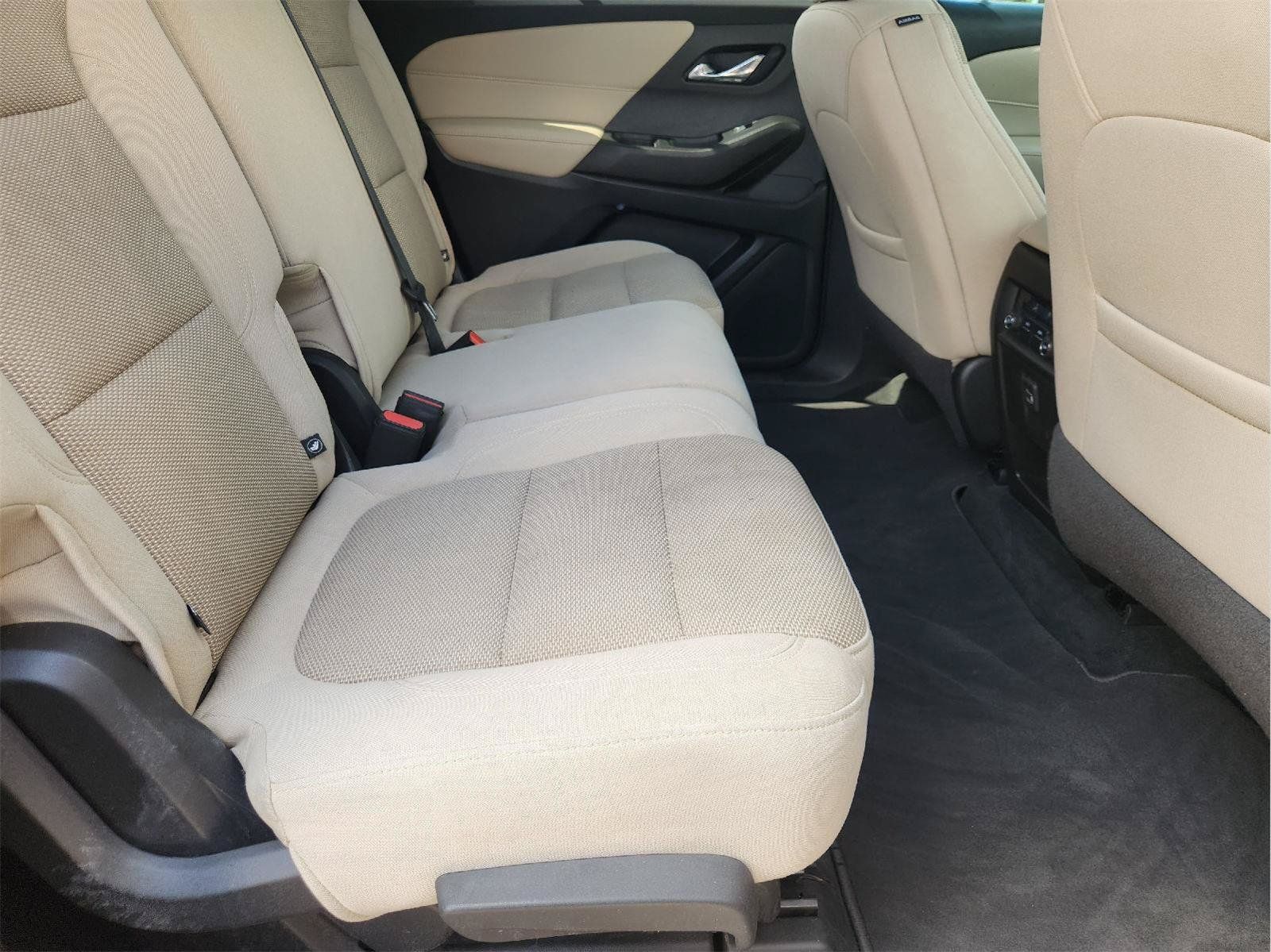 Certified 2022 Chevrolet Traverse LS w/ Midnight/Sport Edition FWD image 31
