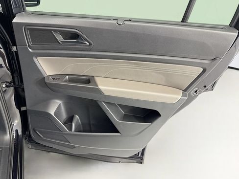 Used 2023 Volkswagen Atlas SE w/ Panoramic Sunroof Package FWD image 26