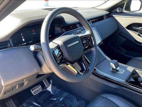 Used 2025 Land Rover Range Rover Evoque Dynamic SE AWD/4WD image 14