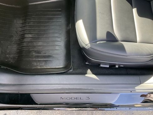 Used 2023 Tesla Model 3 Standard Range image 15