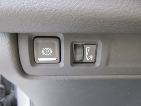Certified 2024 Cadillac XT4 Luxury w/ Cold Weather Package FWD image 24