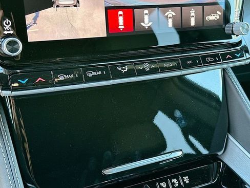 New 2026 Jeep Grand Wagoneer 4WD image 17