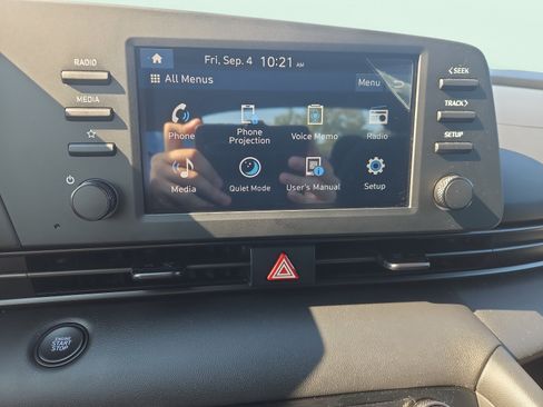 Certified 2025 Hyundai Elantra Sport FWD image 15