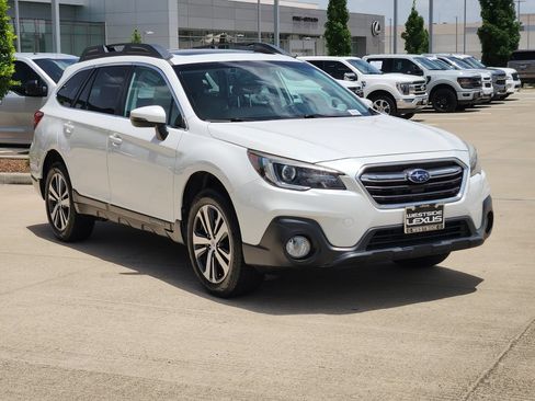 Used 2019 Subaru Outback 2.5i Limited AWD/4WD image 3