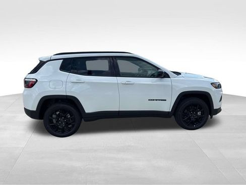 New 2026 Jeep Compass Latitude AWD/4WD image 9