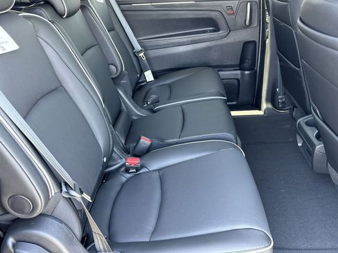 New 2026 Honda Odyssey Touring image 8