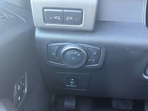 Used 2017 Ford F150 Raptor w/ Equipment Group 802A Luxury AWD/4WD image 34