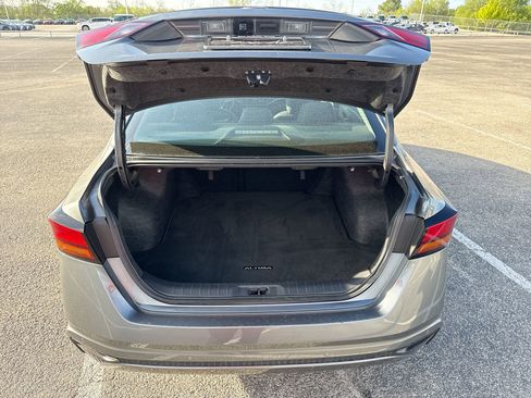 Used 2025 Nissan Altima 2.5 SV FWD image 19