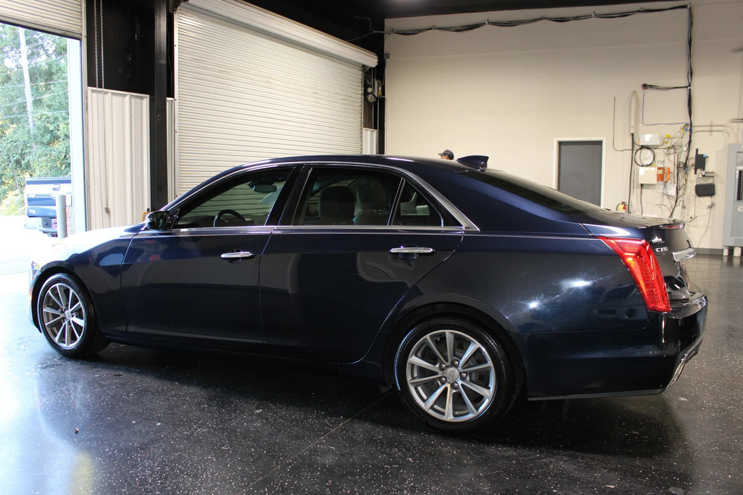 Used 2017 Cadillac CTS Luxury RWD image 5