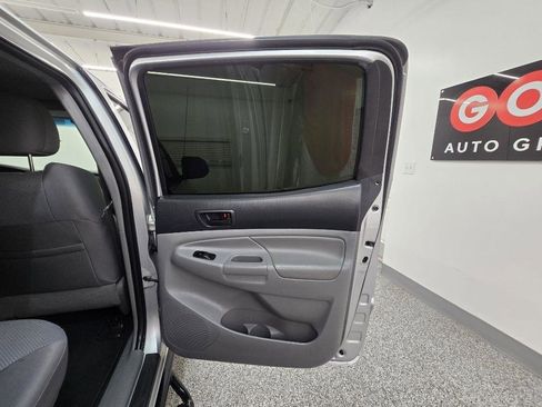 Used 2012 Toyota Tacoma PreRunner w/ TRD Off-Road Pkg RWD image 34