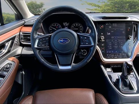 Used 2023 Subaru Outback Touring AWD/4WD image 8