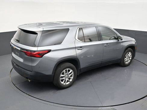 Used 2023 Chevrolet Traverse LS FWD image 16