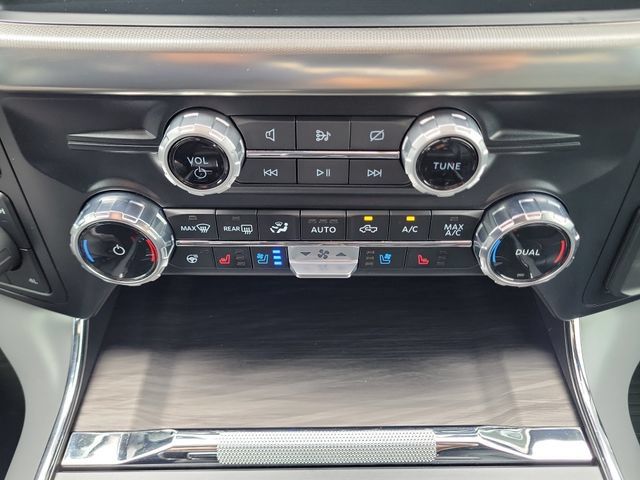 Used 2024 Ford F150 Lariat w/ FX4 Off-Road Package AWD/4WD image 31