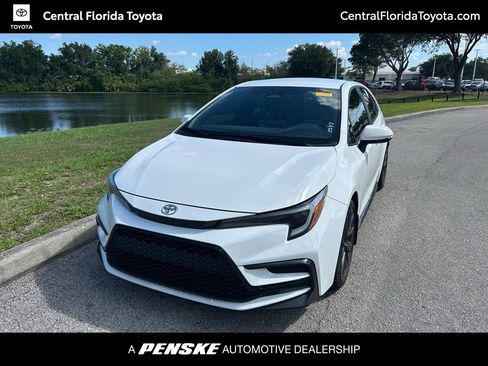 Certified 2025 Toyota Corolla SE FWD image 1