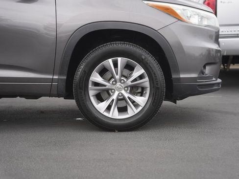 Used 2015 Toyota Highlander XLE image 4