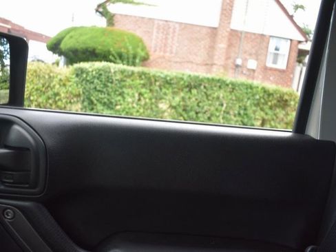 Used 2018 Jeep Wrangler Unlimited Sport S image 20