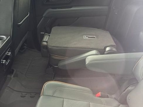 Used 2025 GMC Yukon XL AT4 w/ Premium Trailering Package AWD/4WD image 9
