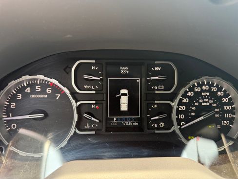 Used 2021 Toyota Tundra Platinum AWD/4WD image 10