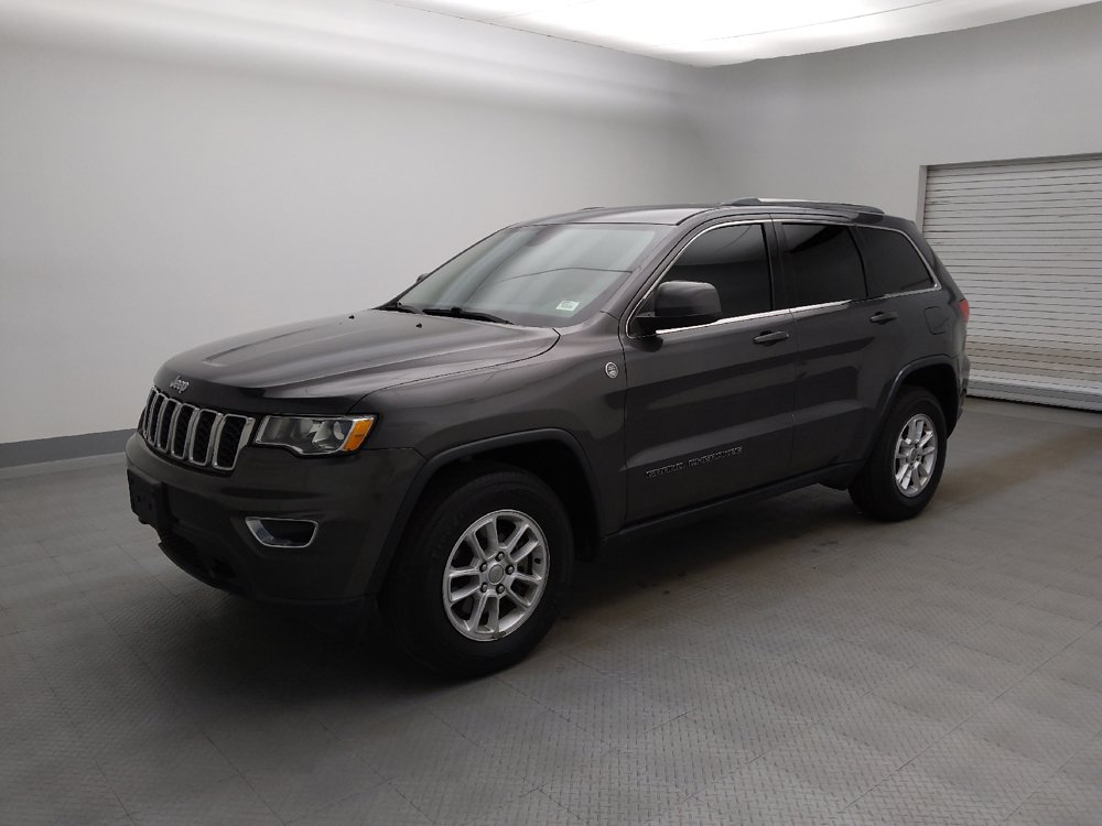 Used 2018 Jeep Grand Cherokee Laredo AWD/4WD image 2