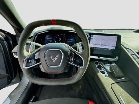 Used 2022 Chevrolet Corvette Stingray Premium Conv w/ Z51 Performance Package RWD image 23