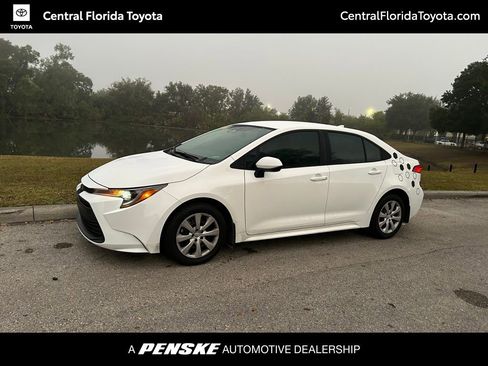 Certified 2025 Toyota Corolla LE image 1