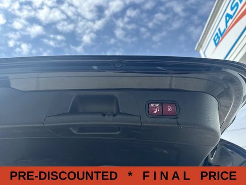 Used 2021 Mercedes-Benz GLB 250 4MATIC w/ AMG Line image 16