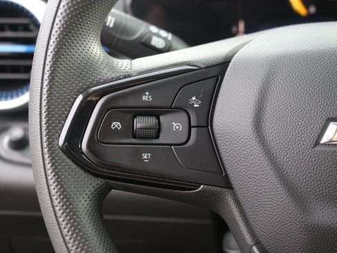 Used 2024 Chevrolet Trax LT FWD image 20