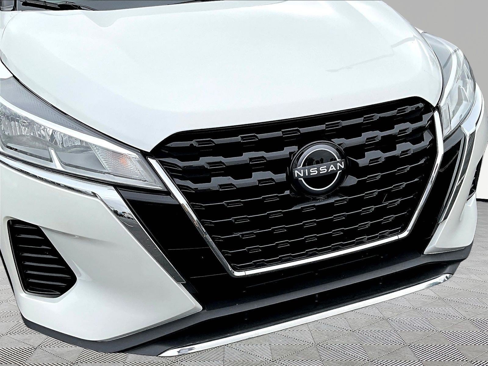 Used 2024 Nissan Kicks SV FWD image 33