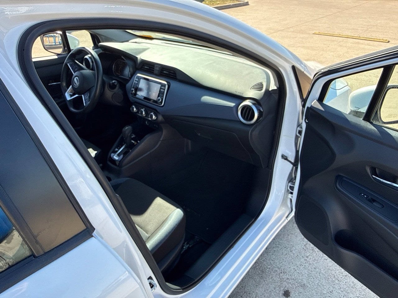 Used 2023 Nissan Versa SV FWD image 15