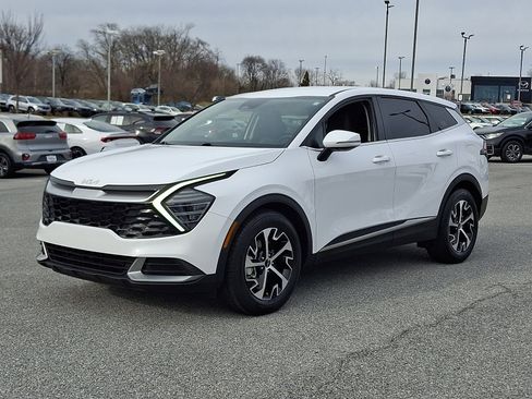 Certified 2024 Kia Sportage EX image 3