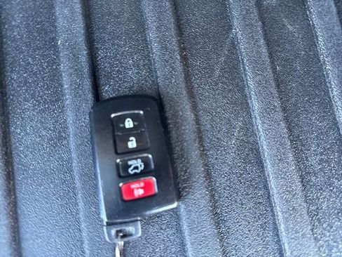 Used 2018 Toyota Highlander XLE image 48