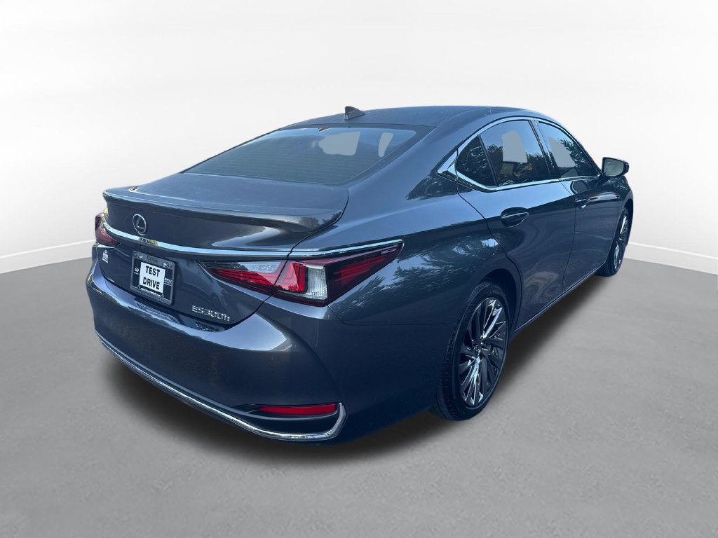 Used 2025 Lexus ES 300h Ultra Luxury w/ Accessory Package (Z2) FWD image 6